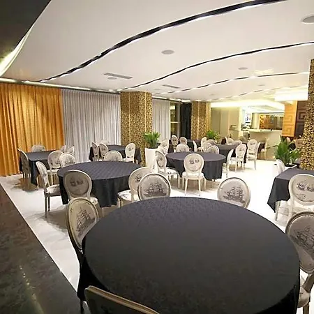 Palace 4*