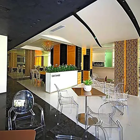 Palace 4*