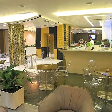 Palace 4*